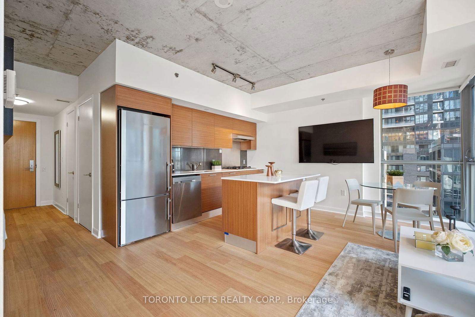 375 King St W, unit 604 for sale