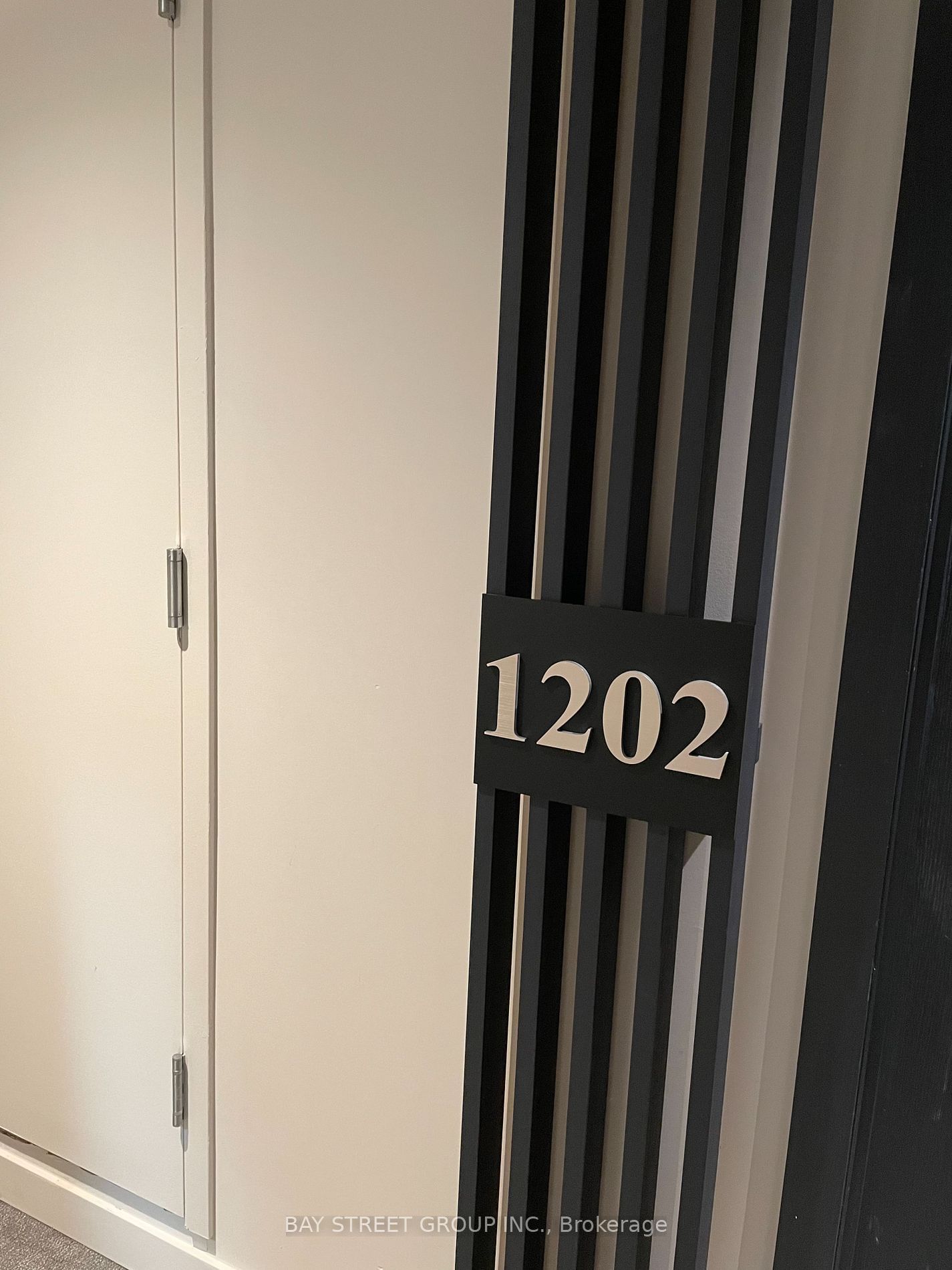 81 Wellesley St E, unit 1202 for rent