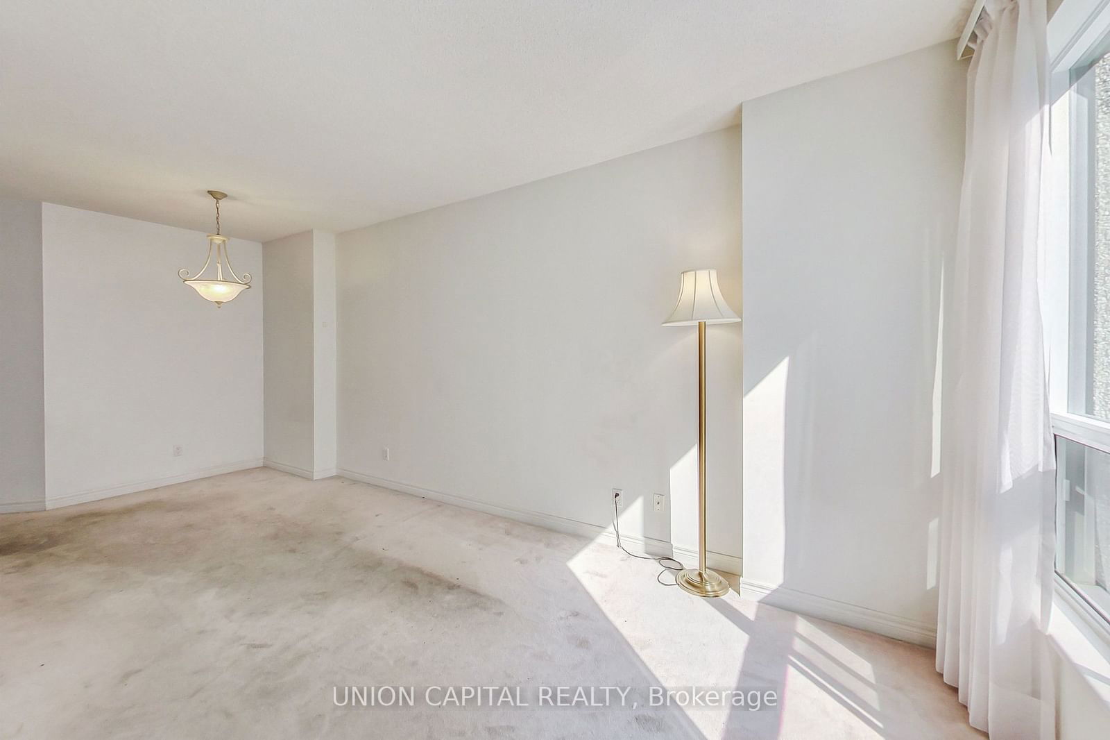 55 Bloor St E, unit 608 for sale