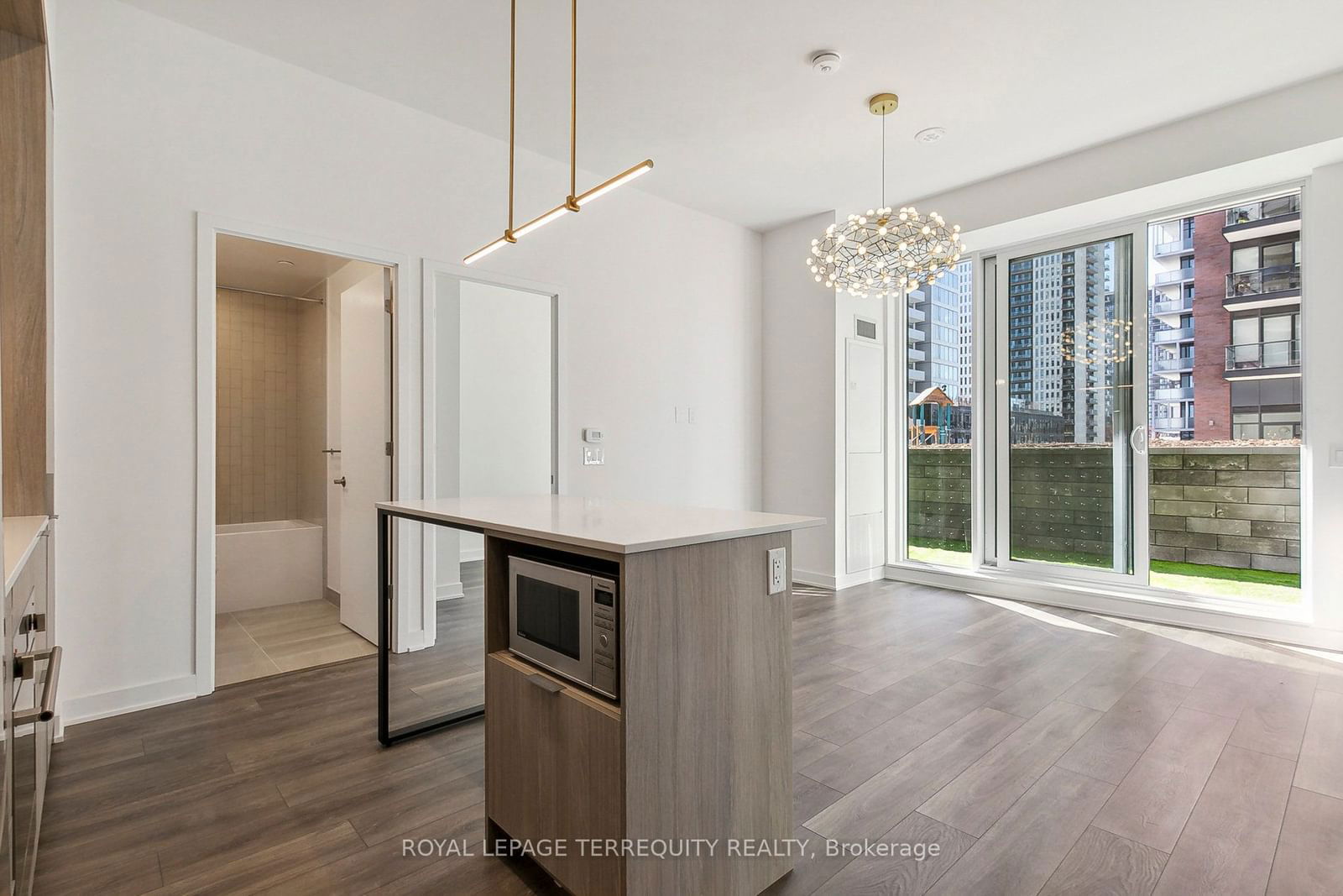 130 River St, unit 404 for sale