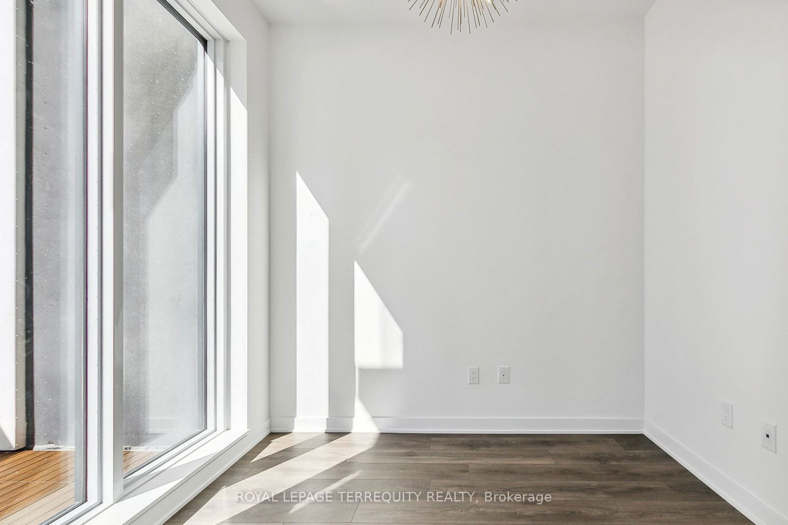 130 River St, unit 404 for sale