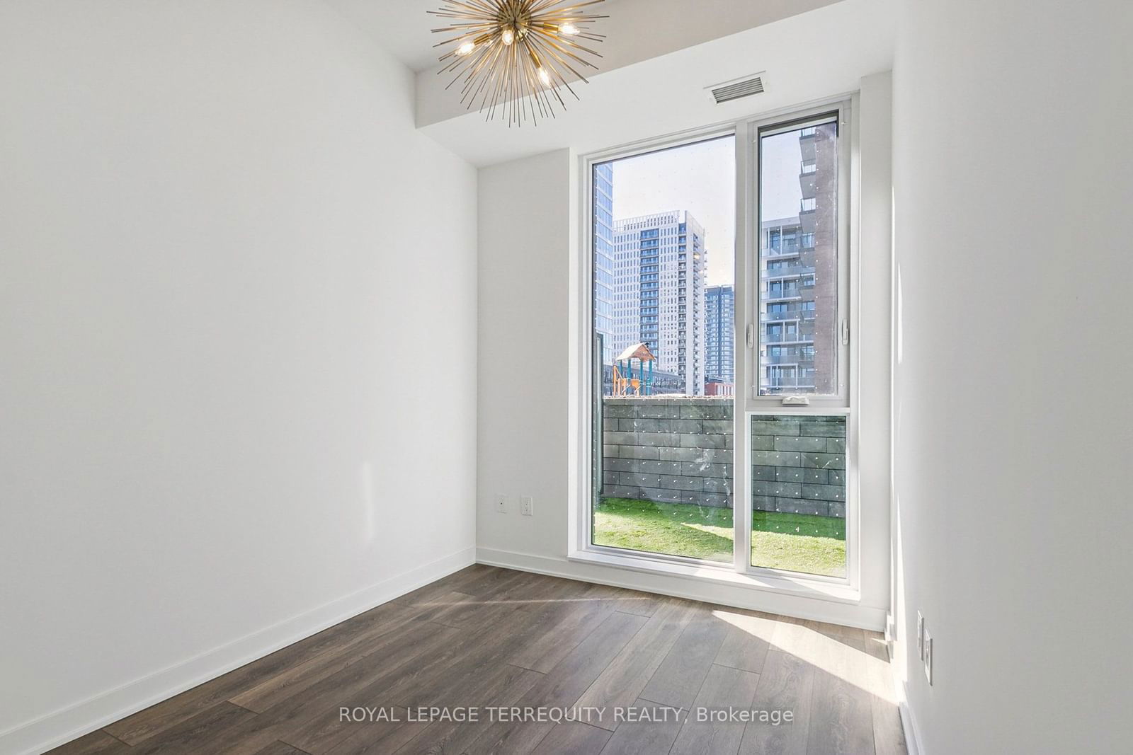 130 River St, unit 404 for sale