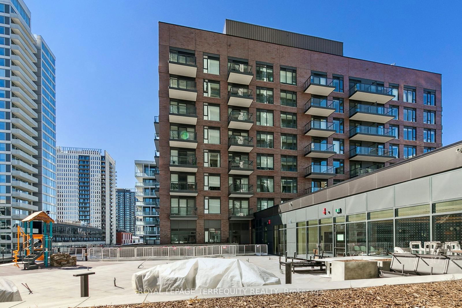 130 River St, unit 404 for sale