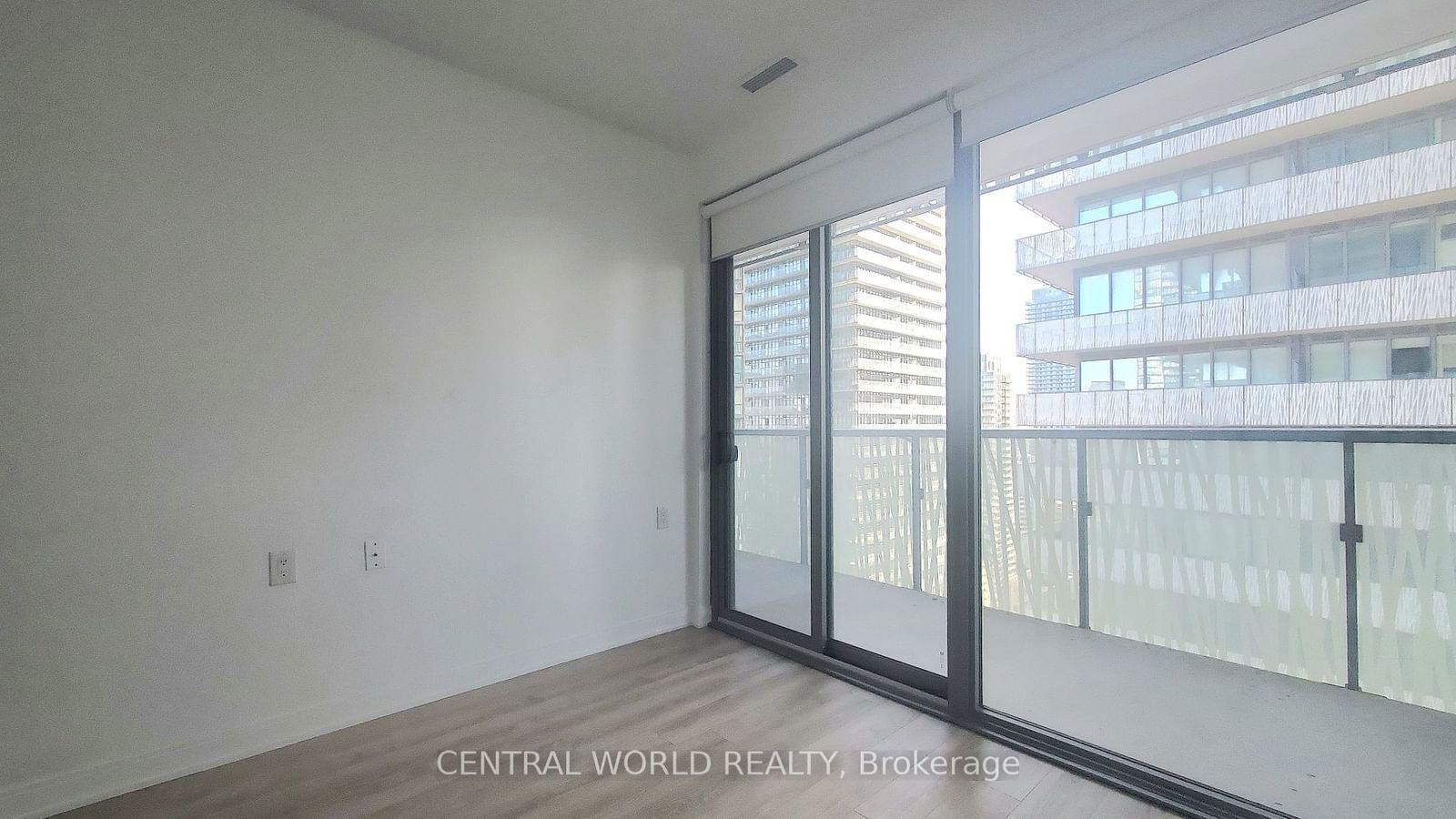 50 Charles St E, unit 2705 for rent