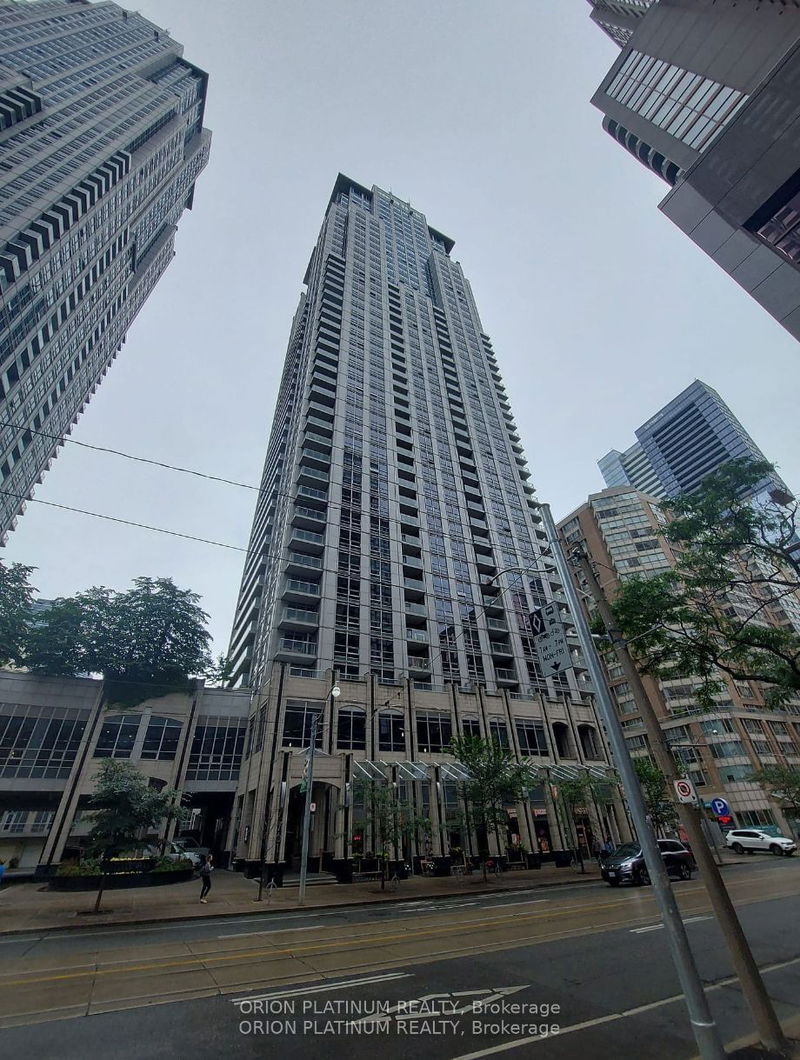 761 Bay St, unit 1401 for rent