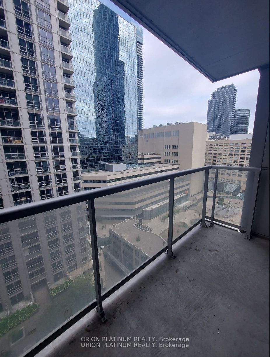 761 Bay St, unit 1401 for rent