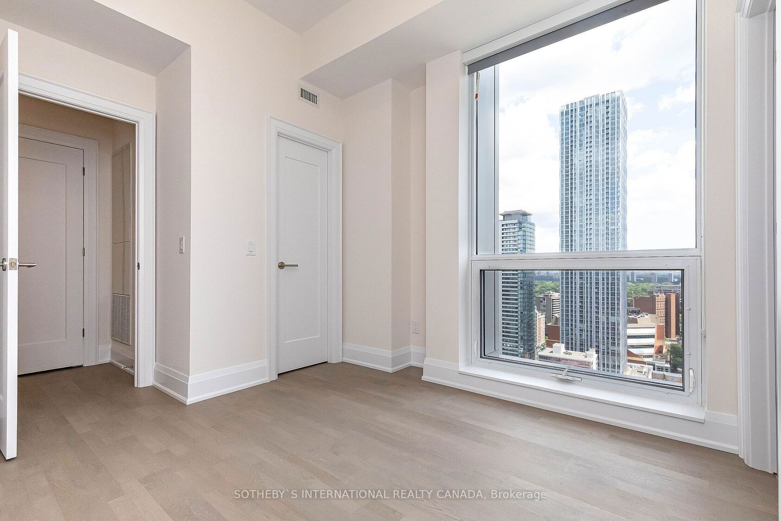 88 Cumberland St, unit 2505 for rent