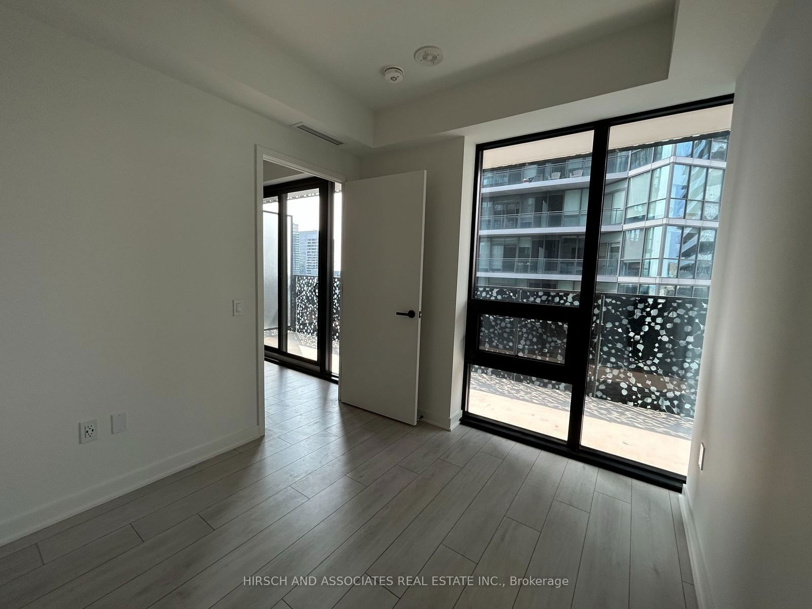 55 Charles St E, unit 3809 for rent