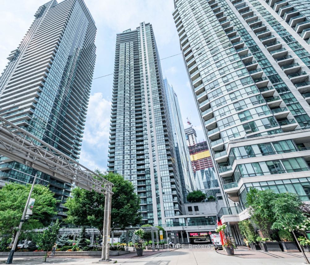 16 Harbour St, unit 3603 for rent