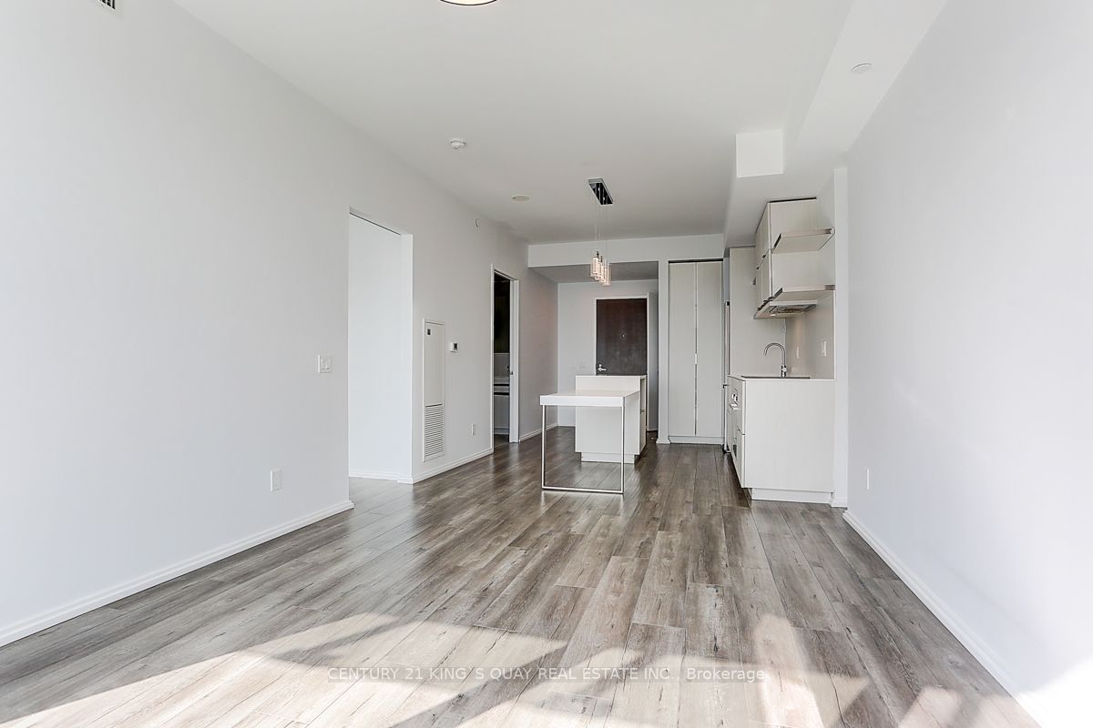 197 Yonge St, unit 5907 for sale