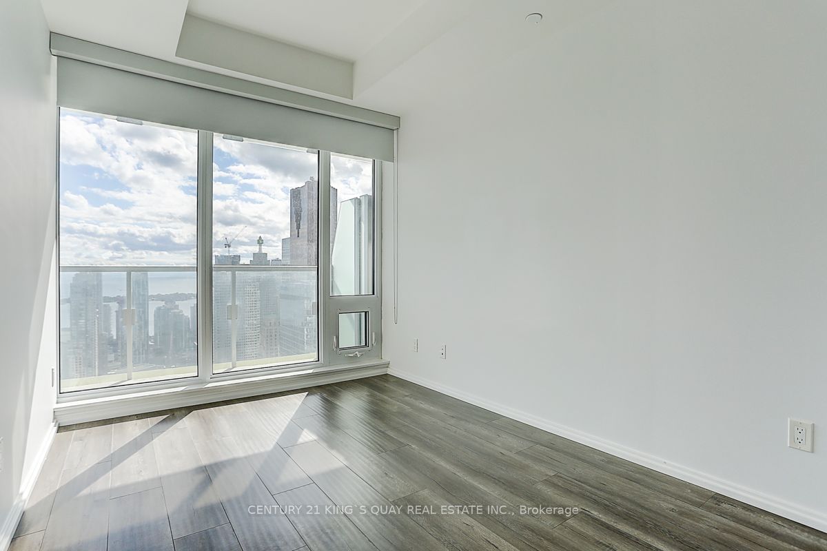 197 Yonge St, unit 5907 for sale