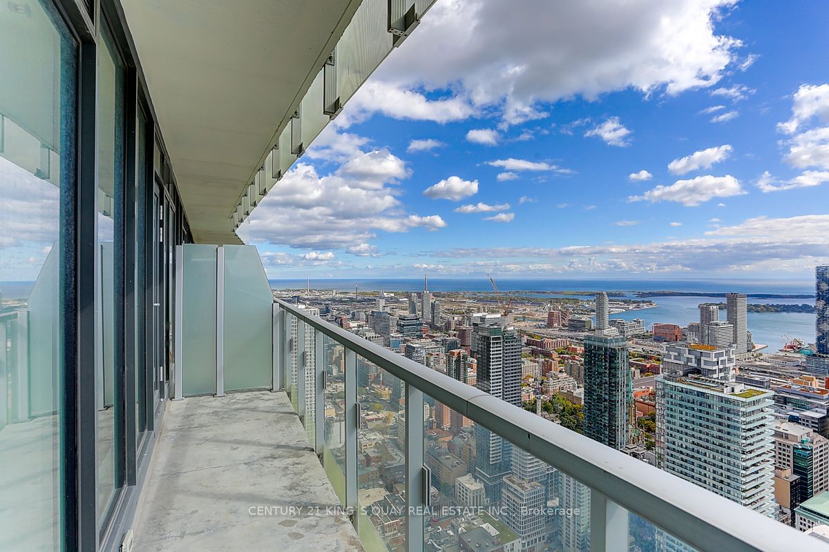 197 Yonge St, unit 5907 for sale