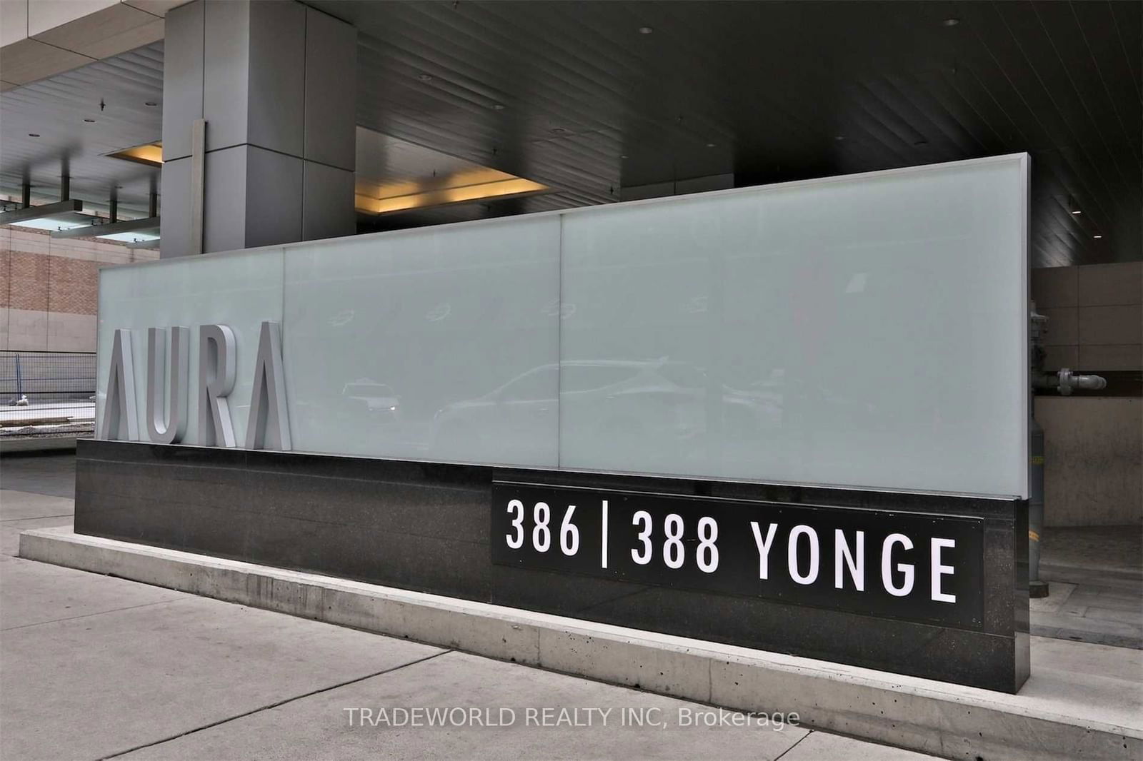 386 Yonge St, unit 909 for rent