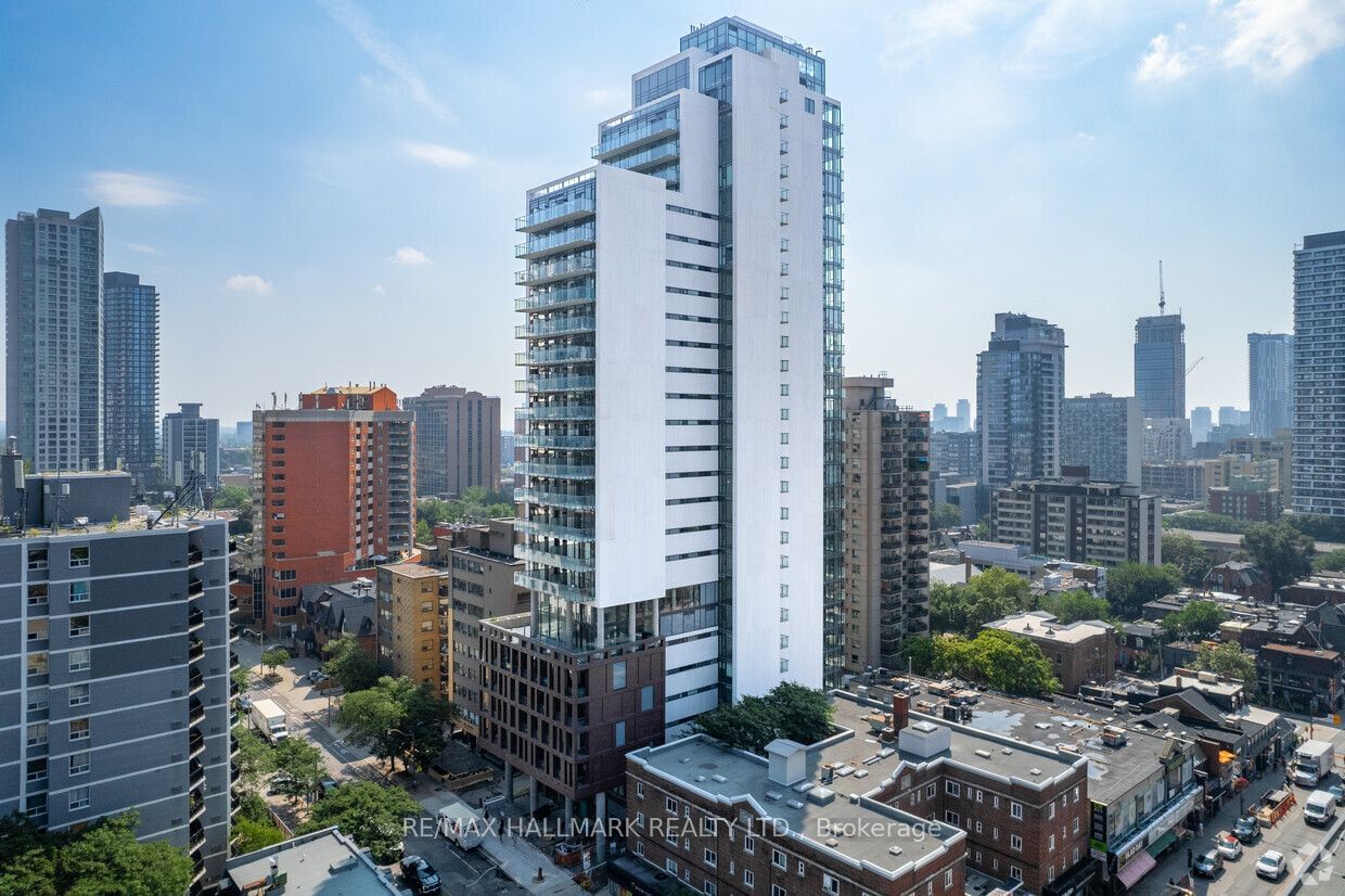 81 Wellesley St E, unit 1105 for sale