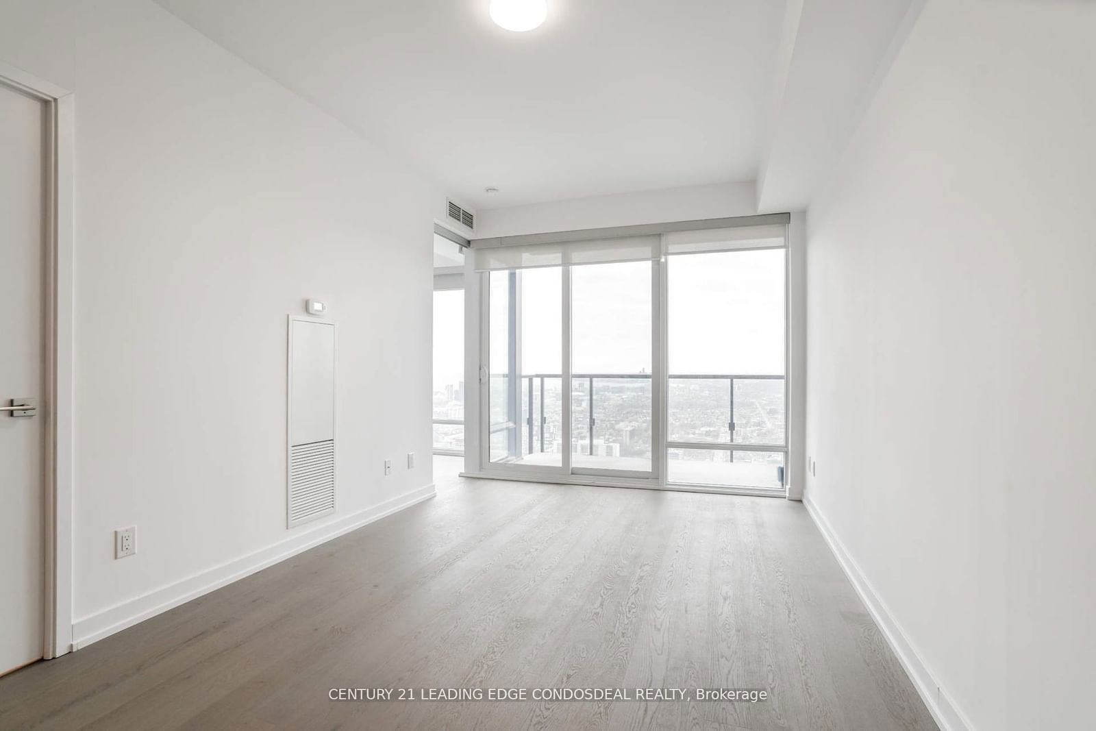 488 University Ave, unit 4111 for rent