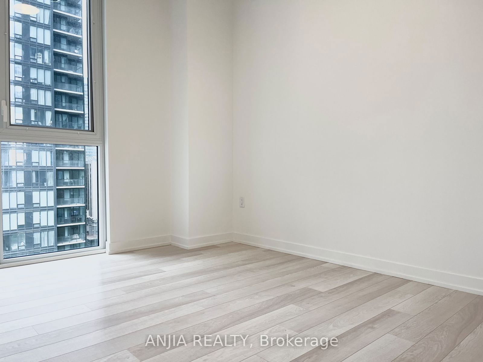 357 King St W, unit 1603 for rent