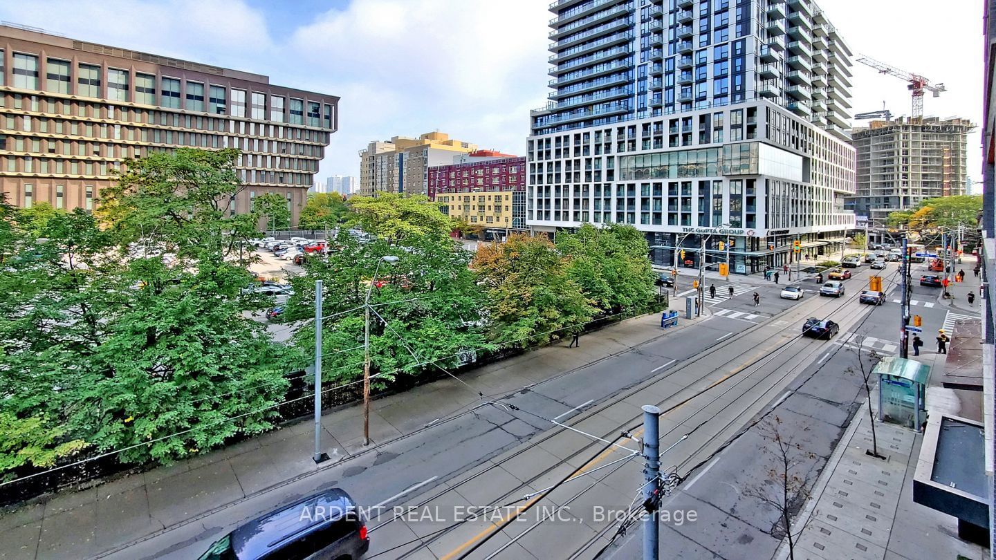 159 Dundas St E, unit 414 for rent