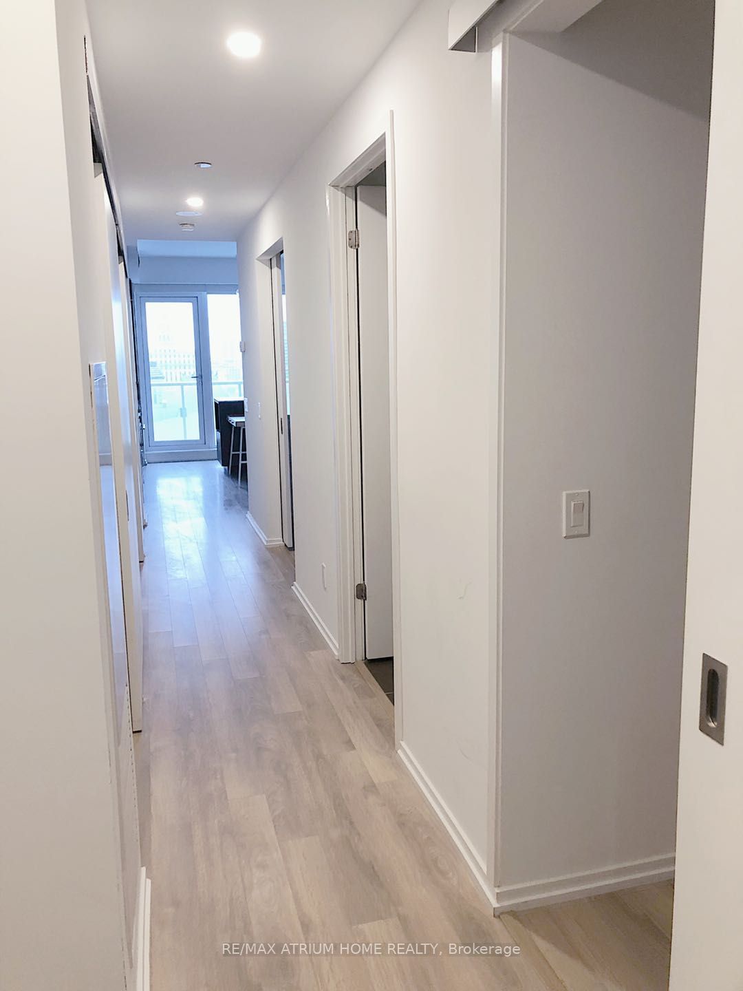 197 Yonge St, unit 1211 for rent