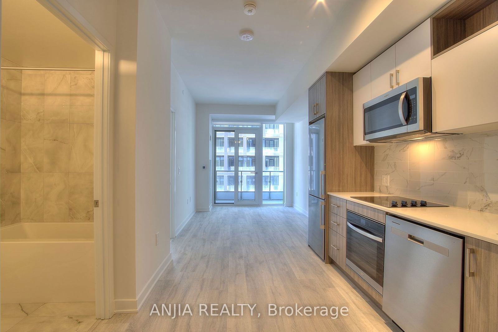 70 Princess St, unit 1528 for rent