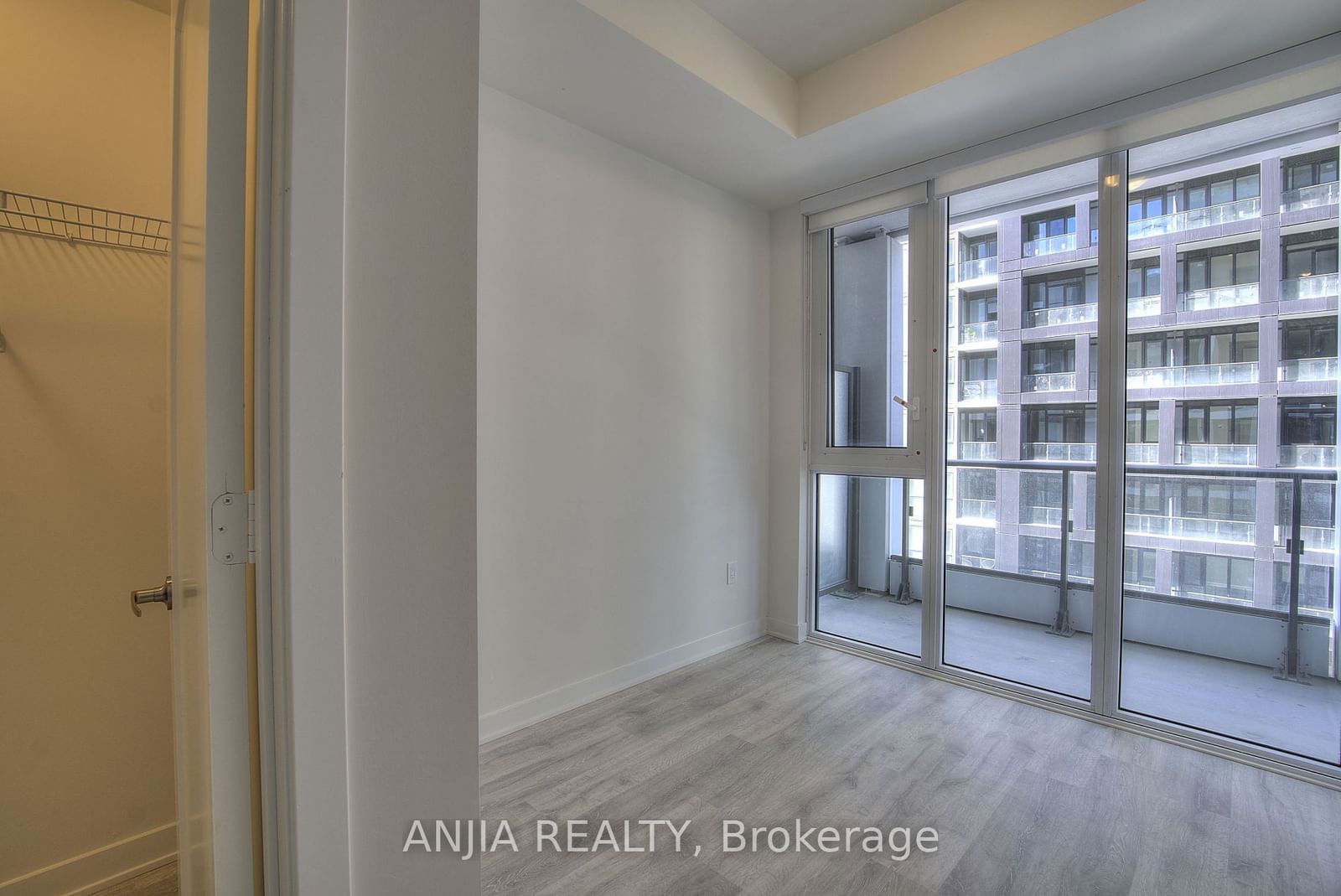 70 Princess St, unit 1528 for rent