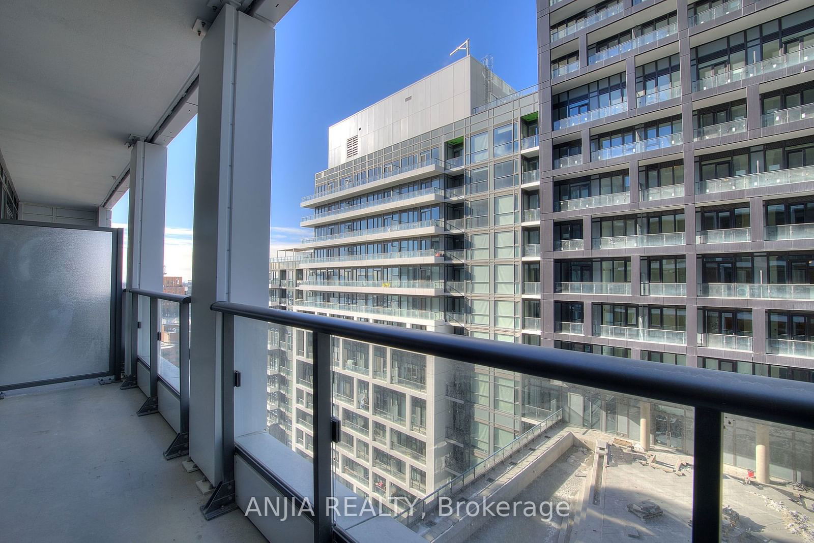 70 Princess St, unit 1528 for rent