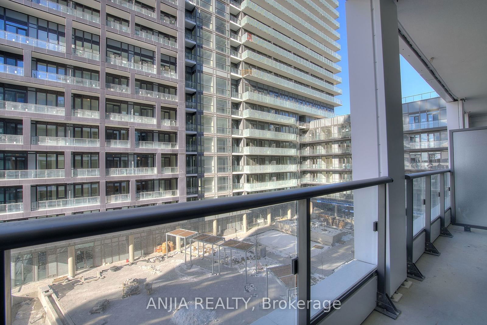 70 Princess St, unit 1528 for rent