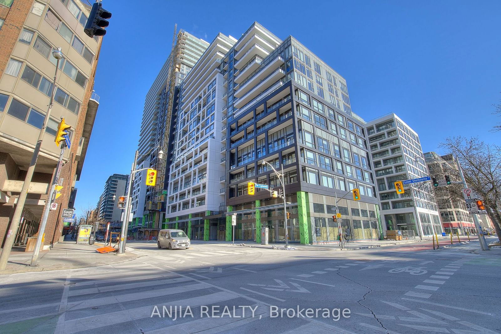 70 Princess St, unit 1528 for rent