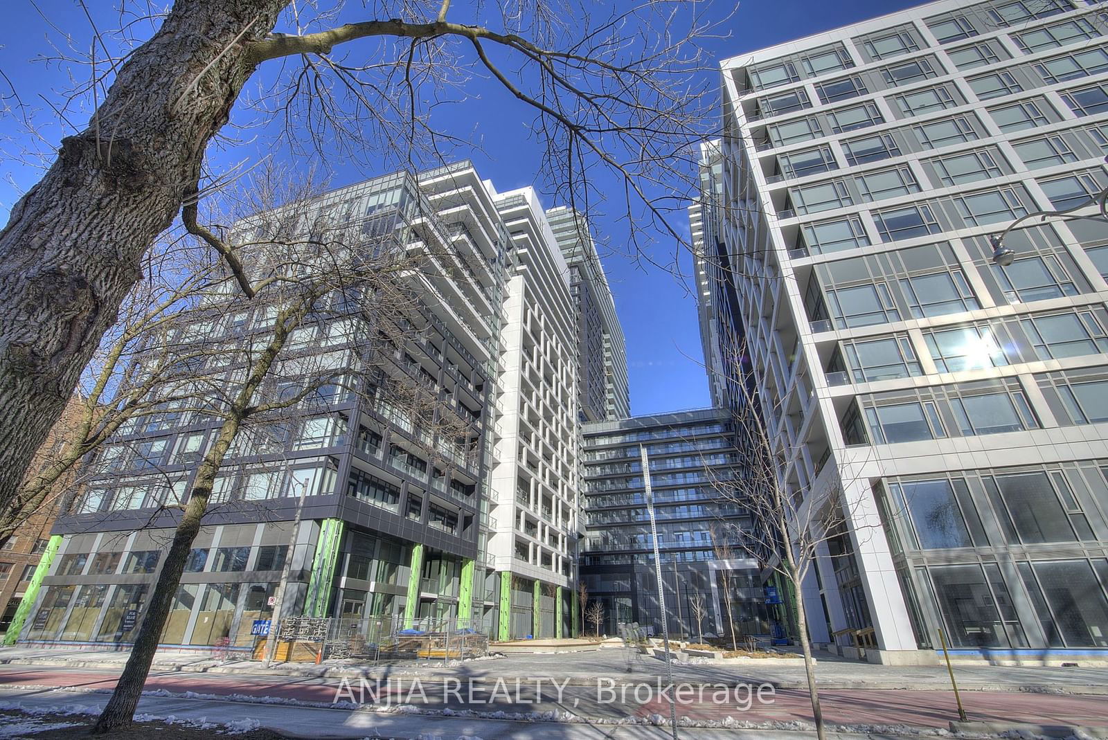 70 Princess St, unit 1528 for rent