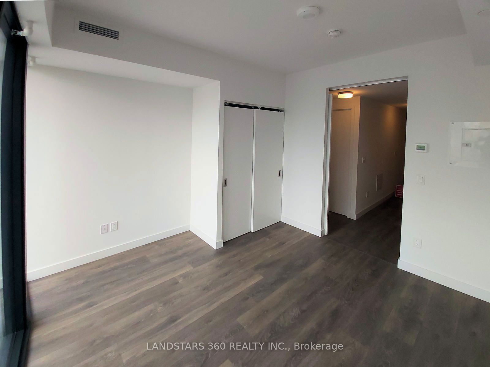 215 Queen St W, unit 2011 for rent