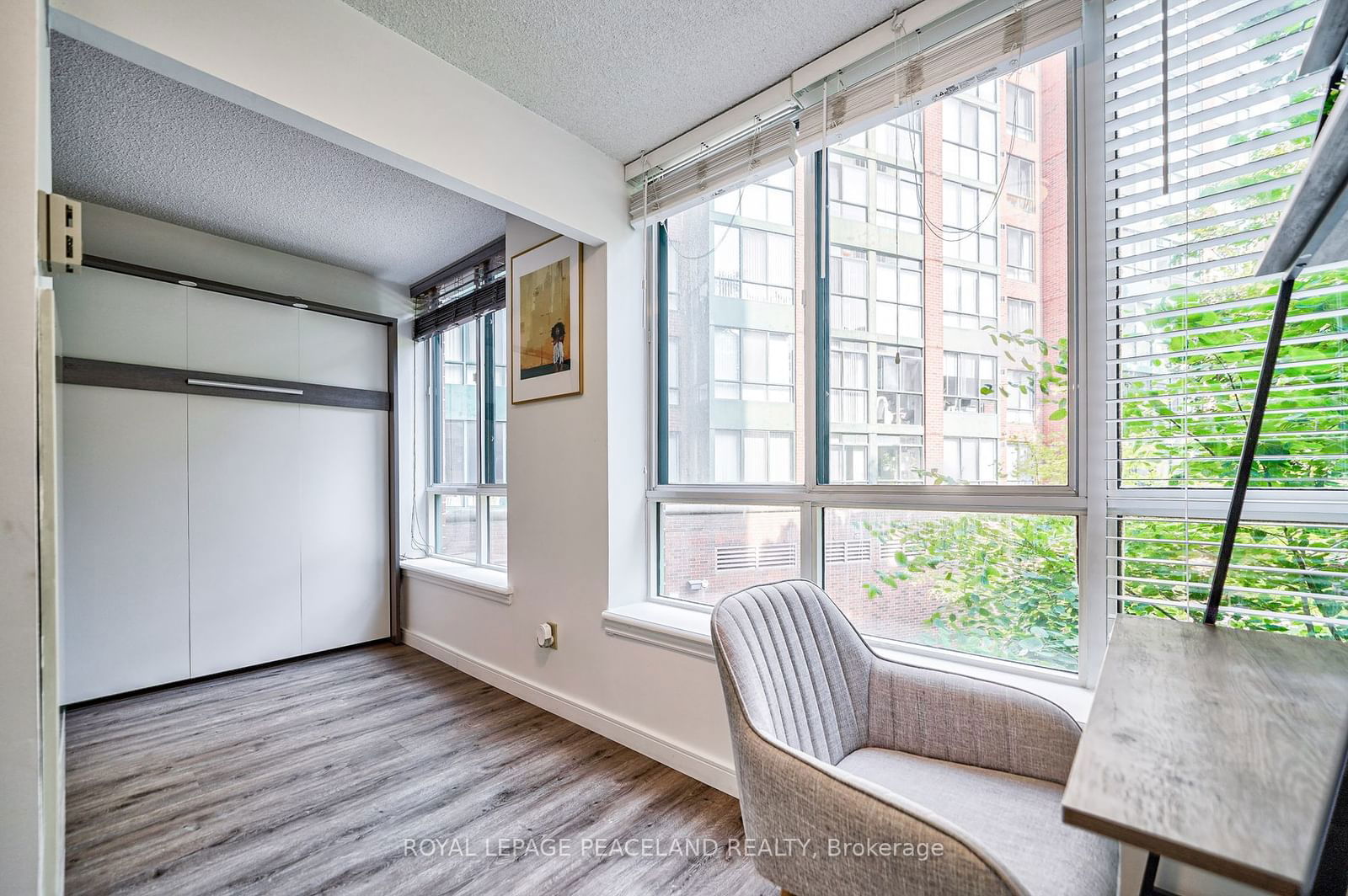 801 King St W, unit 203 for sale