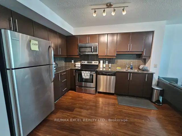 33 Bay St, unit 1307 for rent