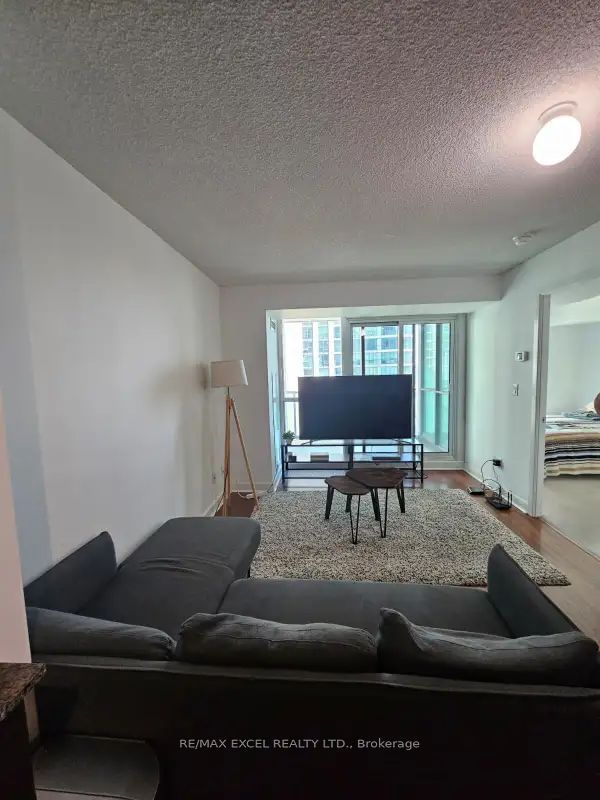 33 Bay St, unit 1307 for rent