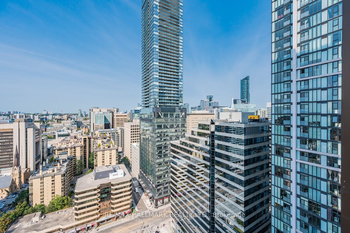 238 Simcoe St, unit 2610 for rent