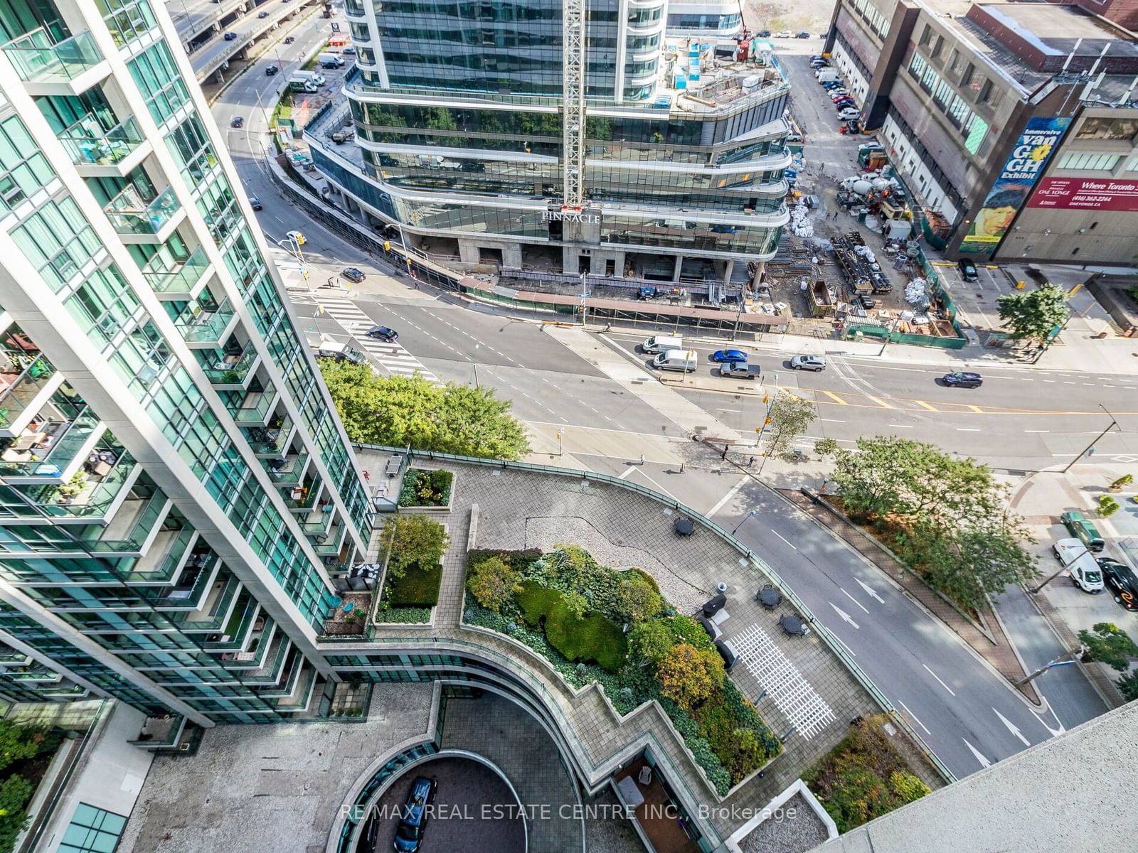 12 Yonge St, unit 2002 for rent