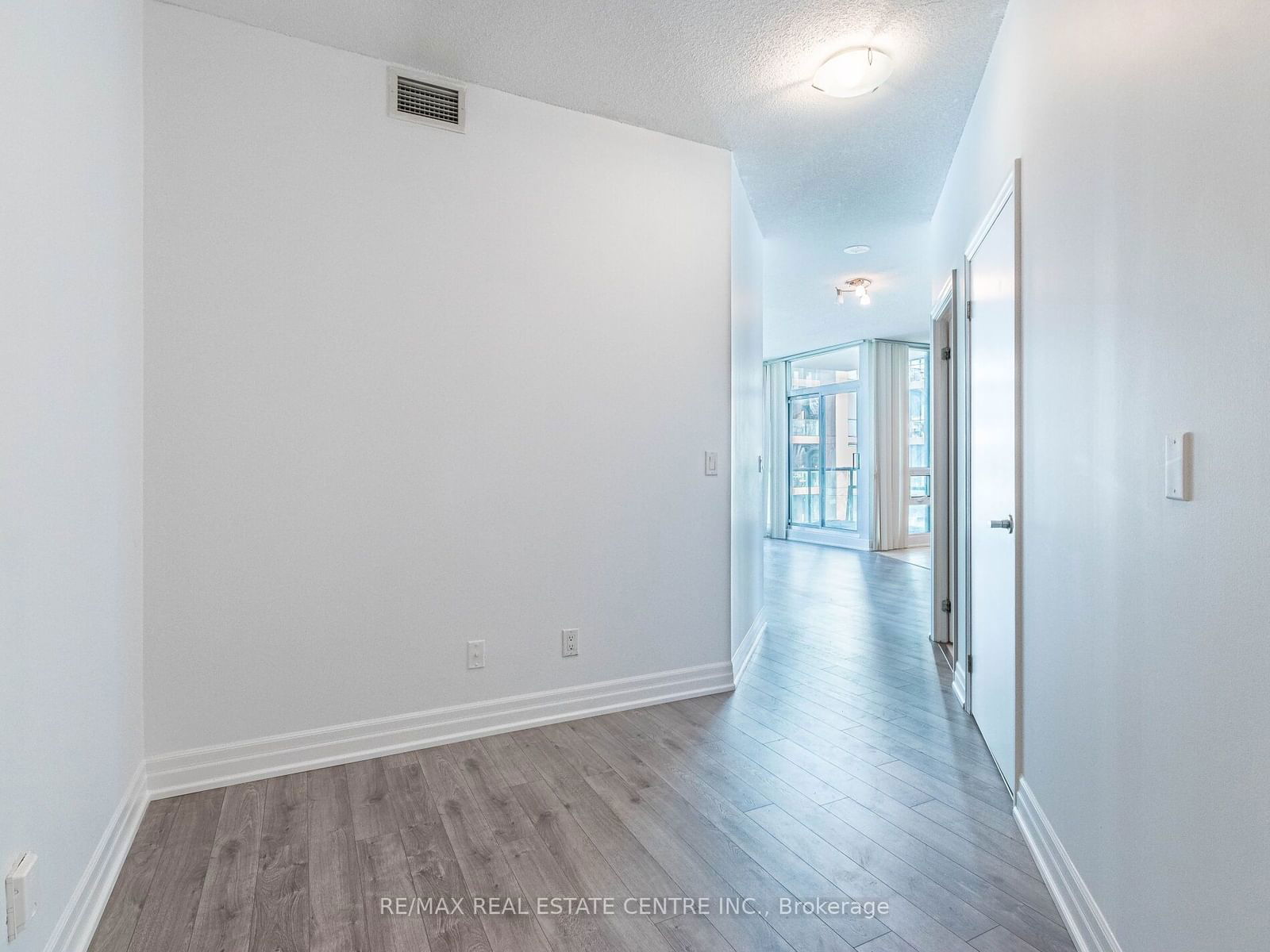 12 Yonge St, unit 2002 for rent