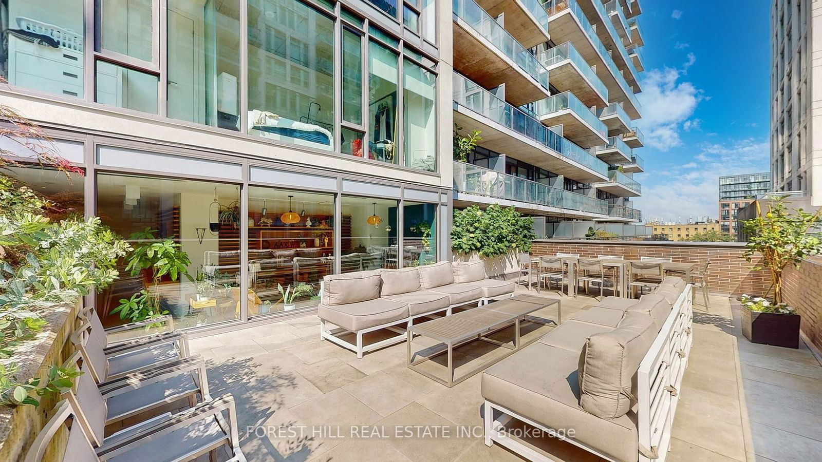 111 Bathurst St, unit 415 for rent