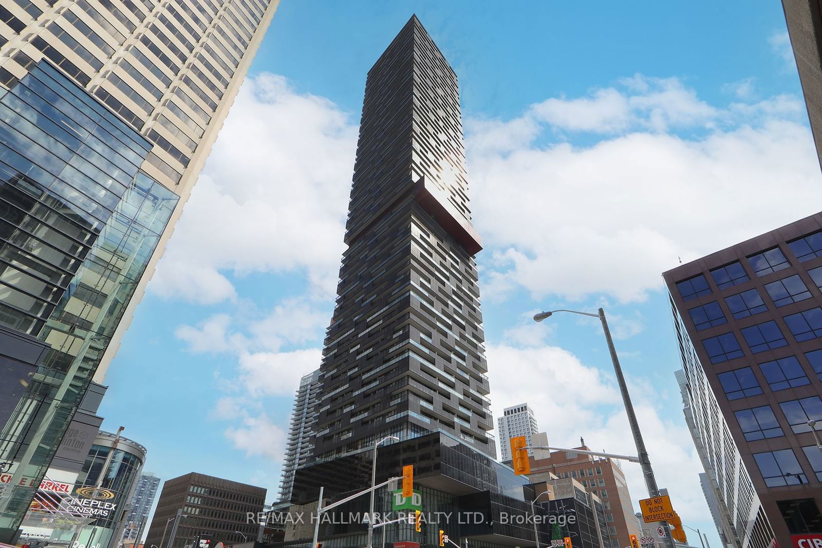 8 Eglinton Ave E, unit 4104 for sale