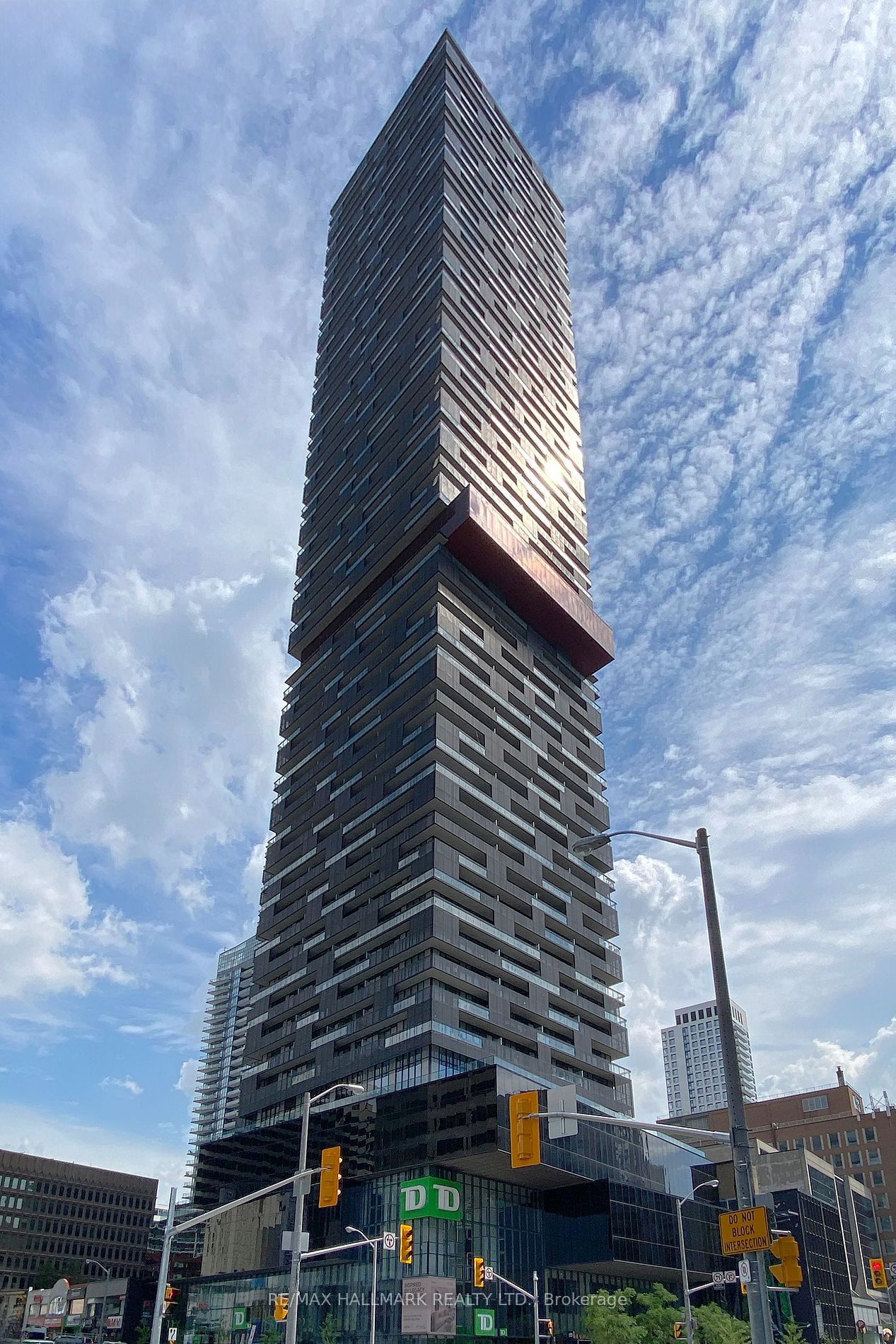 8 Eglinton Ave E, unit 4104 for sale