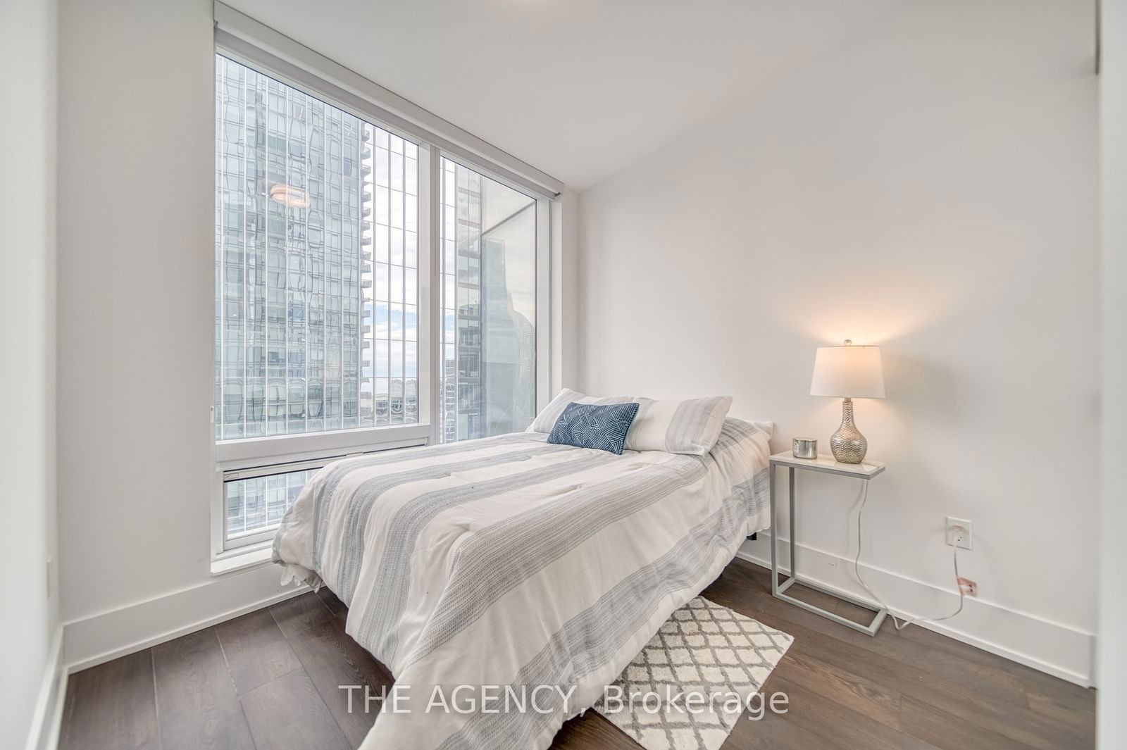 10 York St, unit 3303 for sale