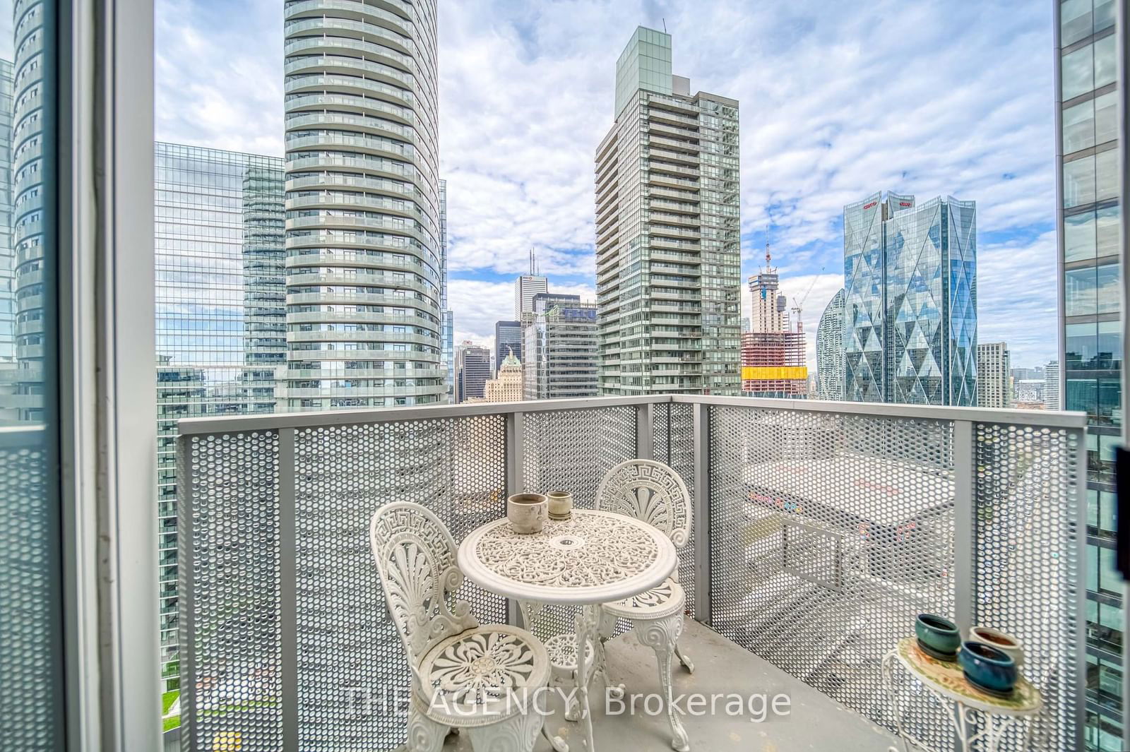 10 York St, unit 3303 for sale