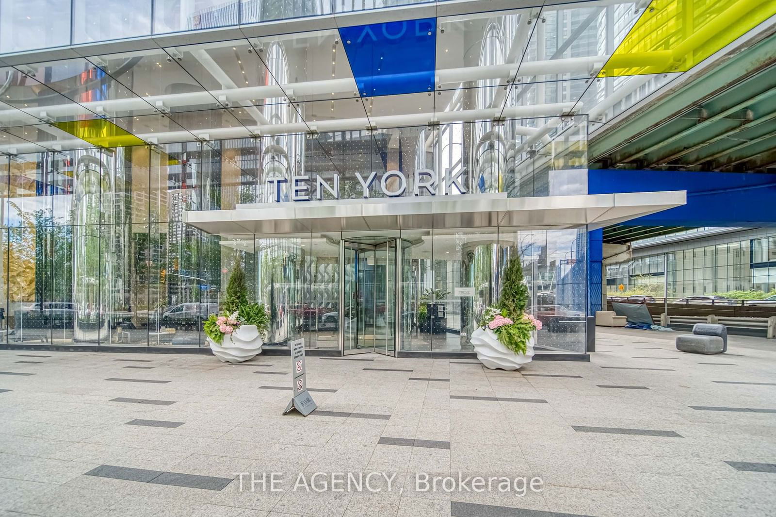 10 York St, unit 3303 for sale