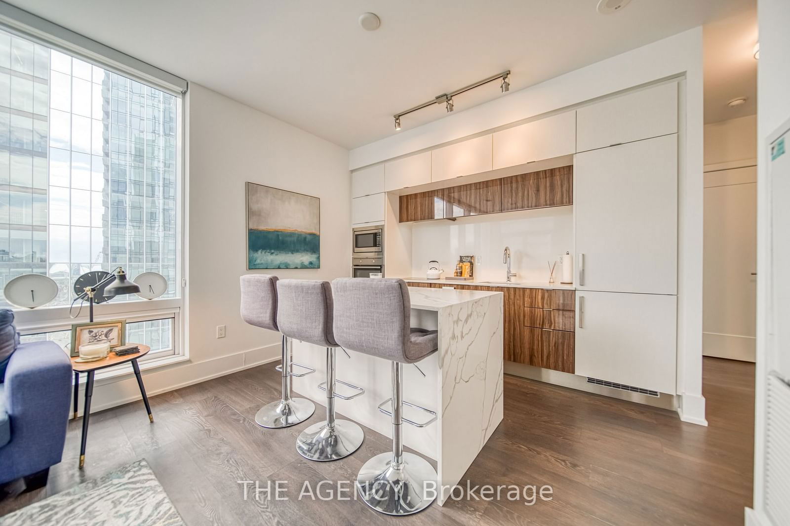 10 York St, unit 3303 for sale