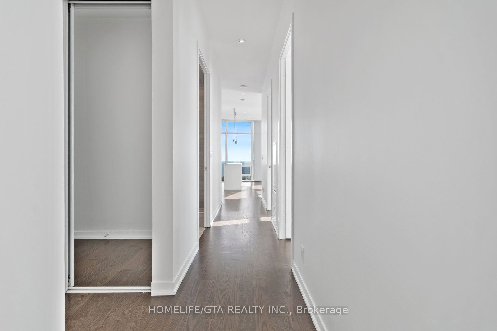 100 Harbour St, unit 6910 for rent