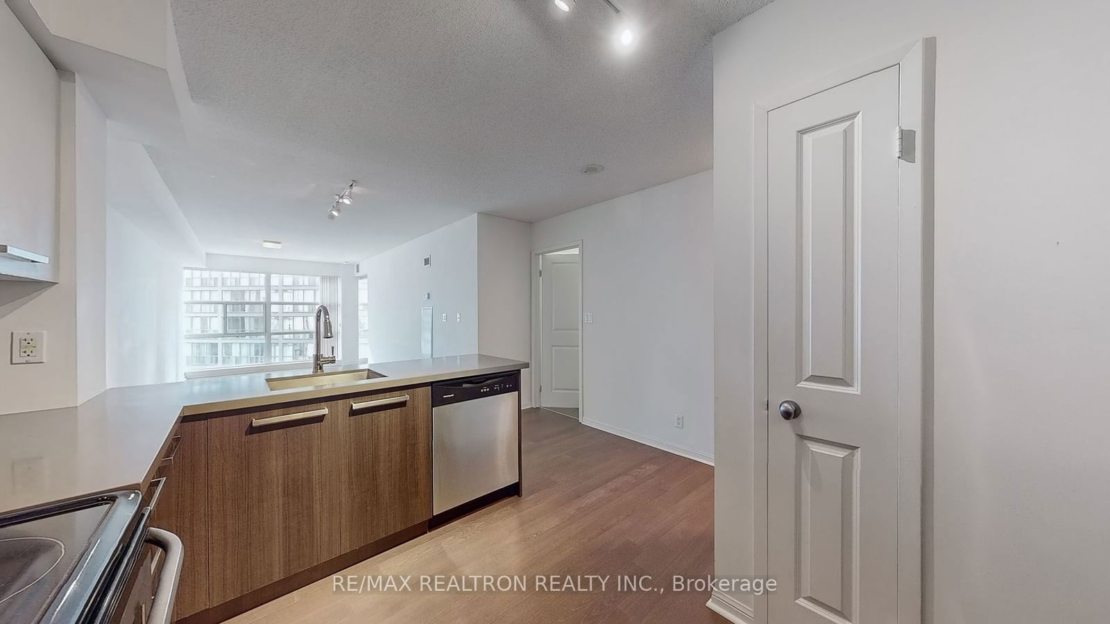 11 St Joseph St, unit 1503 for sale