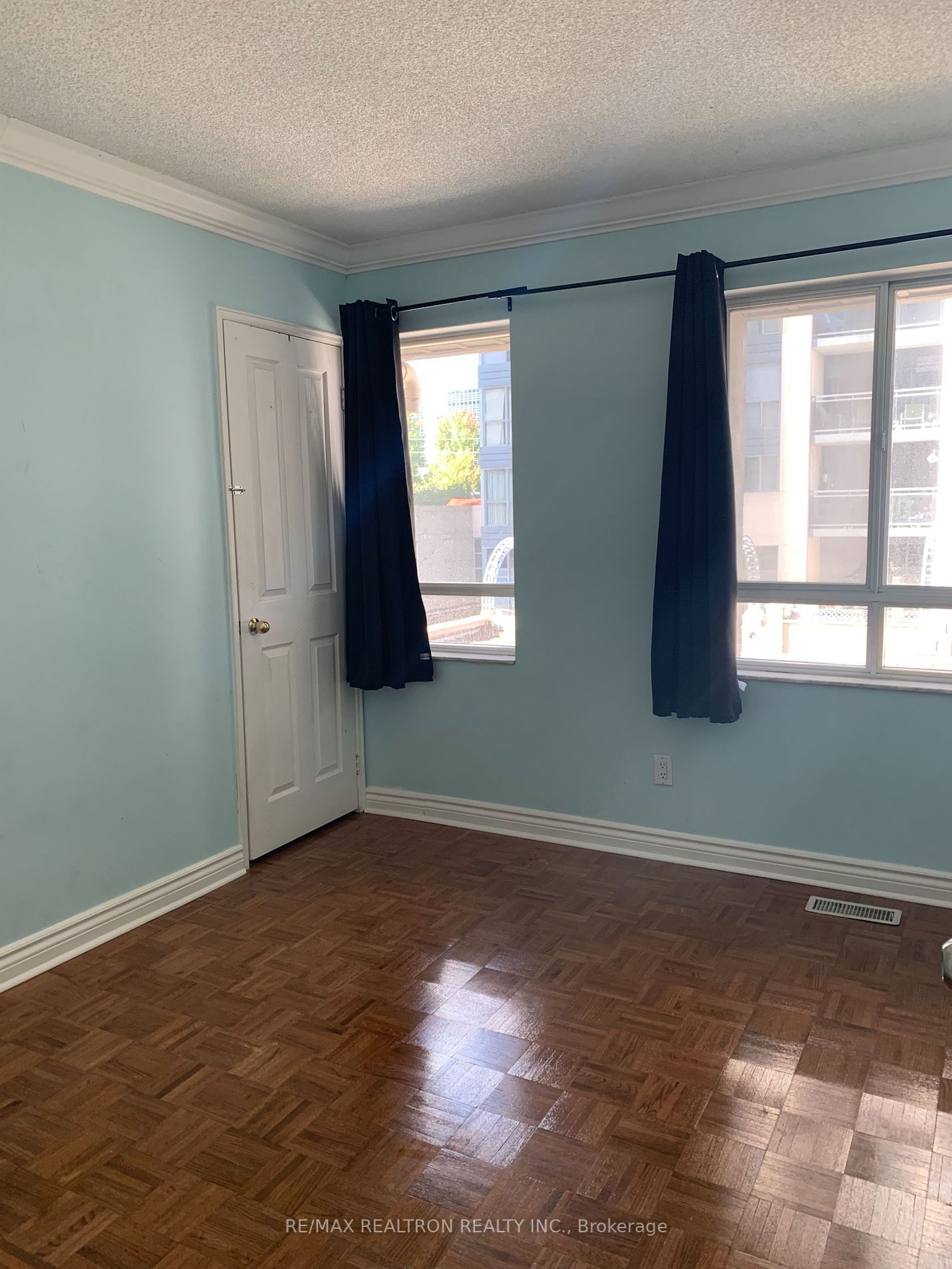 38 Hollywood Ave, unit 108 for rent