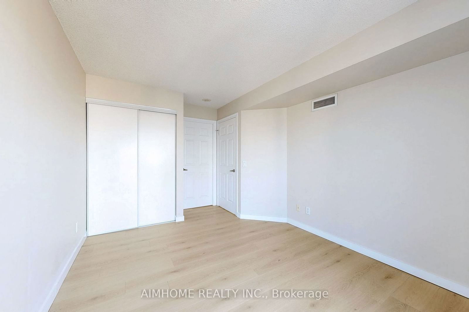 763 Bay St, unit 2712 for sale