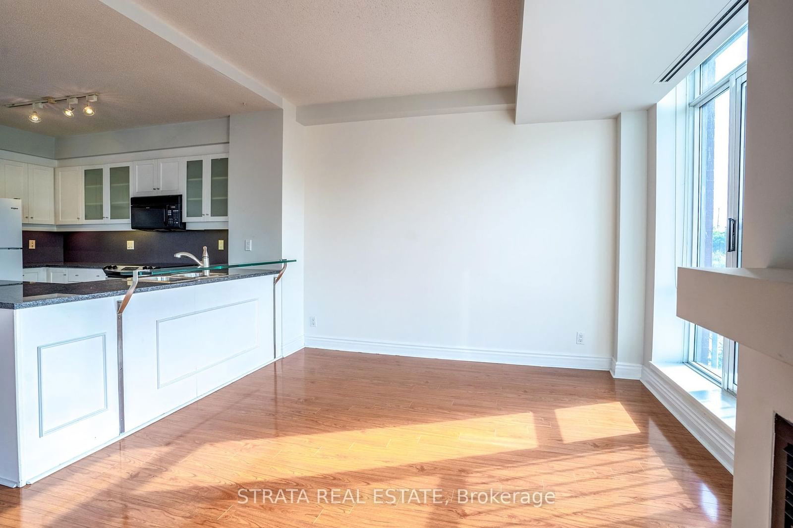 500 Queens Quay W, unit 402W for rent