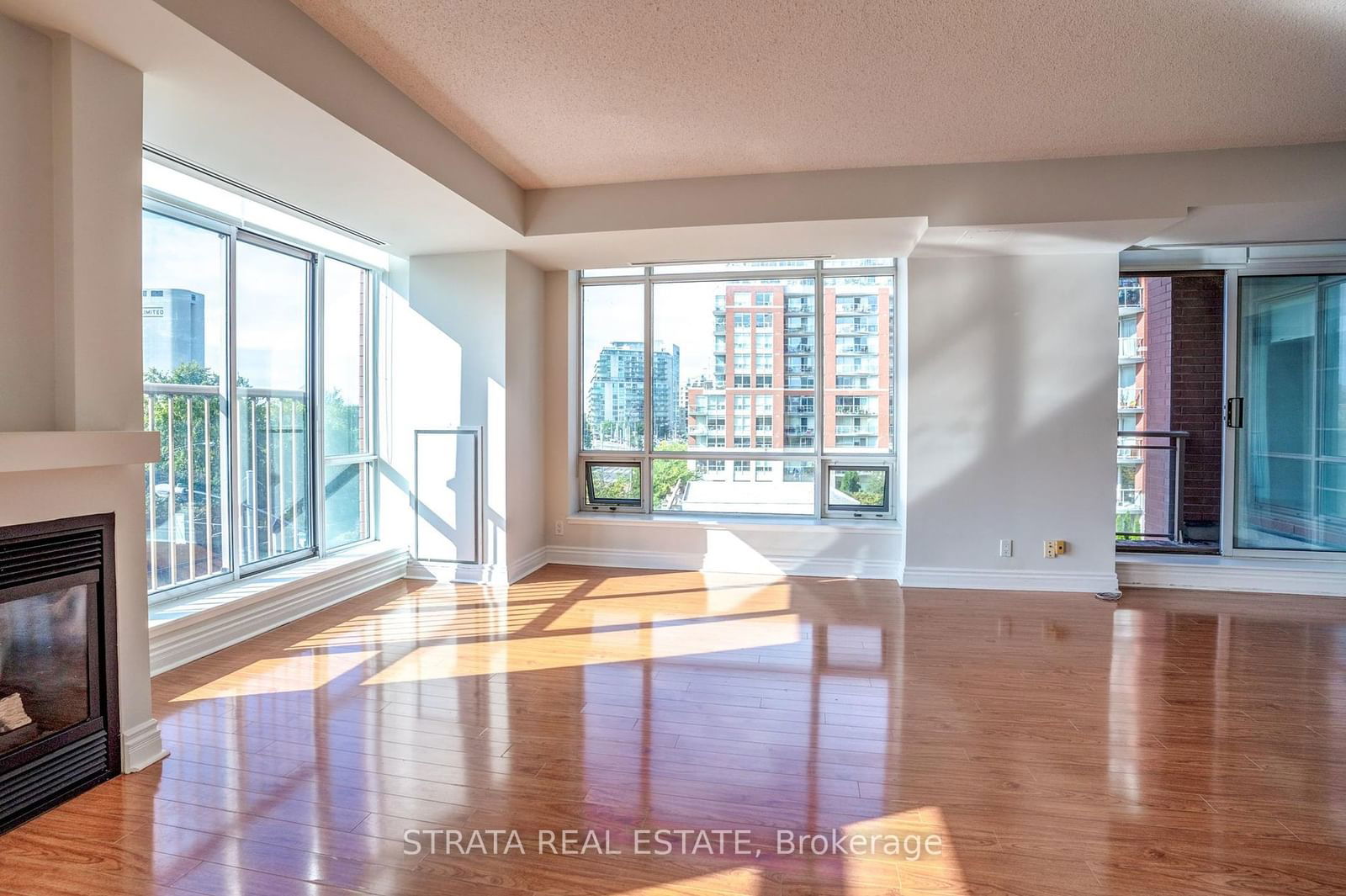 500 Queens Quay W, unit 402W for rent