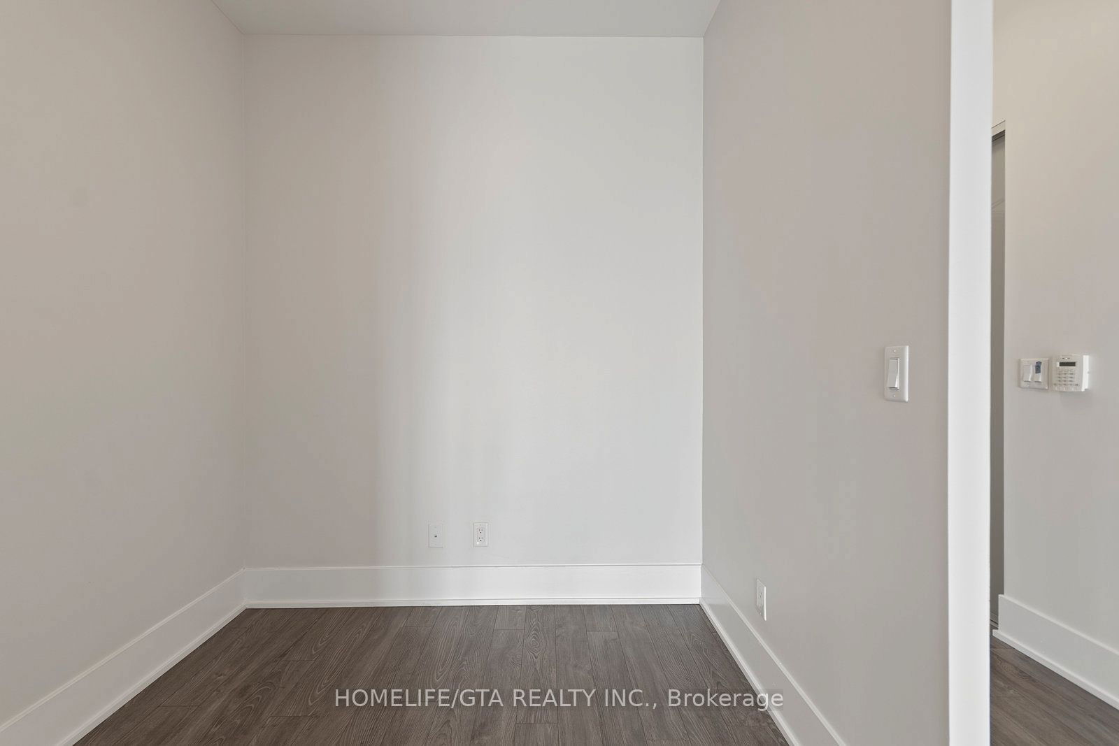 300 Front St W, unit 2813 for rent