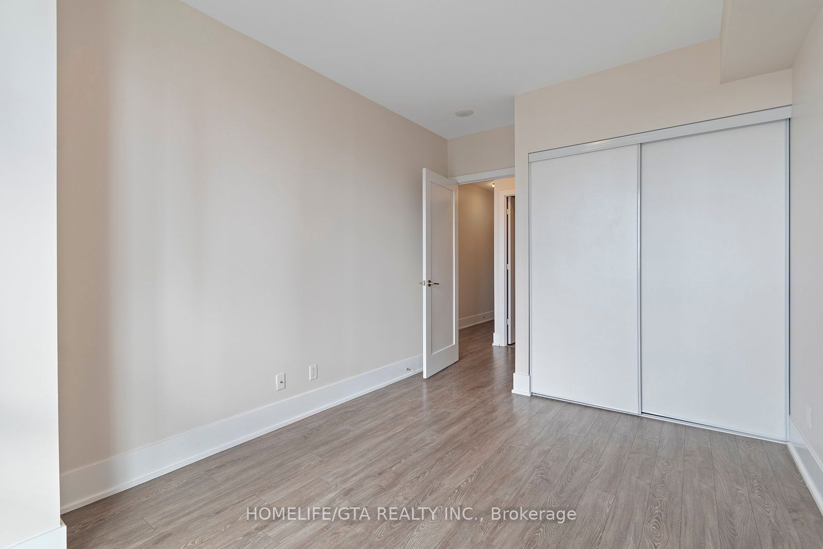 300 Front St W, unit 2813 for rent